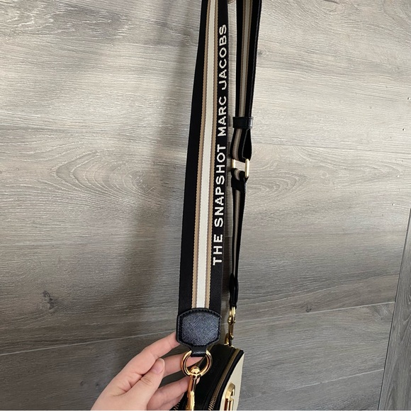 Marc Jacobs The Snapshot New Cloud/Gold Crossbody Bag - Picture 3 of 13